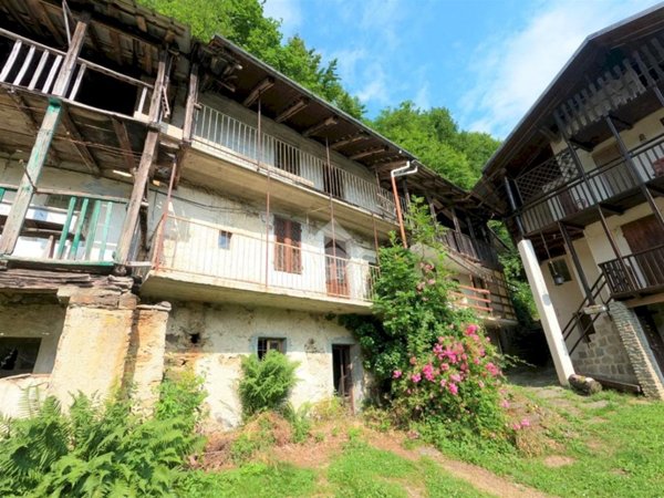 casale in vendita a Giaveno