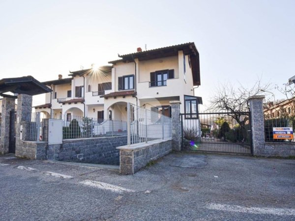 casa indipendente in vendita a Giaveno in zona Villa