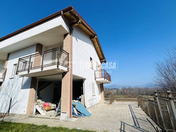 casa indipendente in vendita a Giaveno in zona Villa