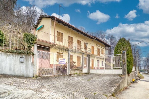 casa indipendente in vendita a Giaveno in zona Sala