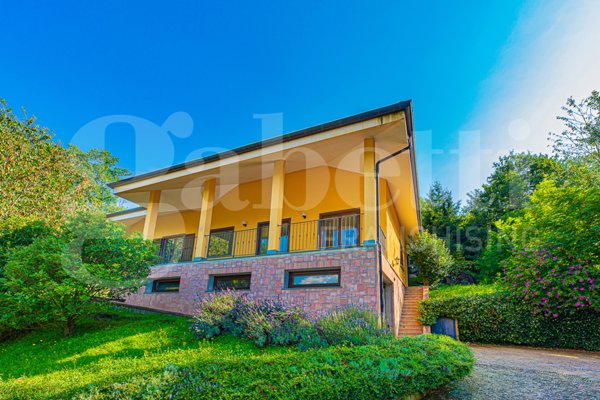 casa indipendente in vendita a Giaveno in zona Villa