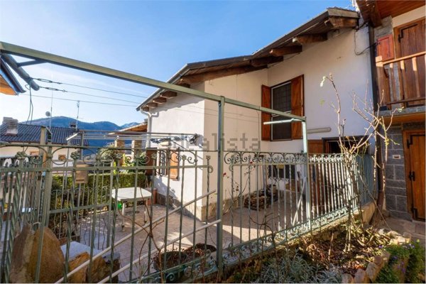 casa indipendente in vendita a Giaveno