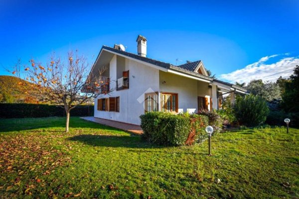 casa indipendente in vendita a Giaveno in zona Villa