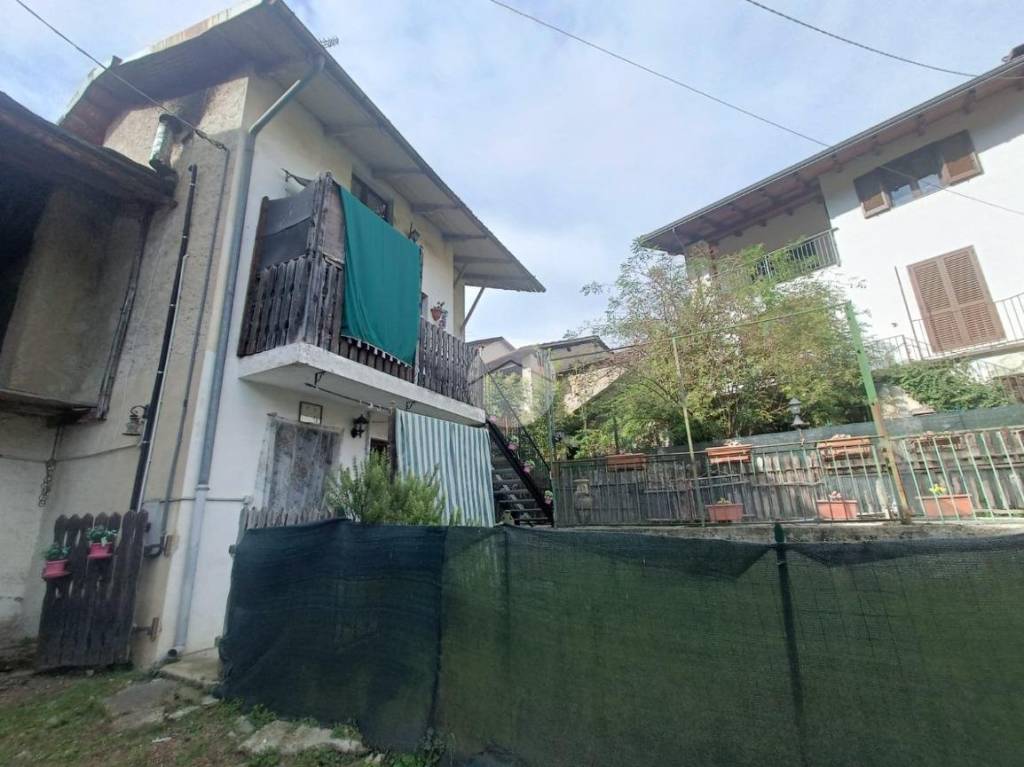 casa semindipendente in vendita a Giaveno in zona Pontepietra