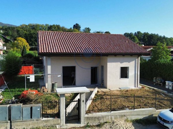 casa indipendente in vendita a Giaveno in zona Villa