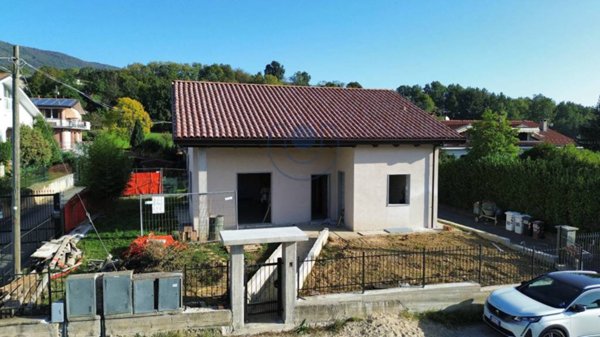 casa indipendente in vendita a Giaveno in zona Villa