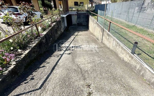locale commerciale in vendita a Giaveno