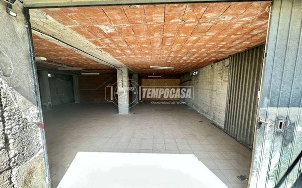 locale commerciale in vendita a Giaveno