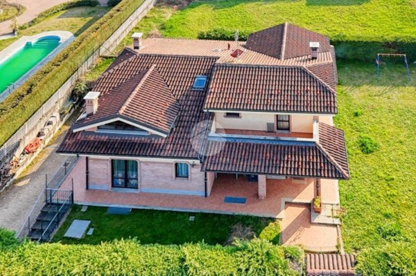 casa indipendente in vendita a Giaveno in zona Villa