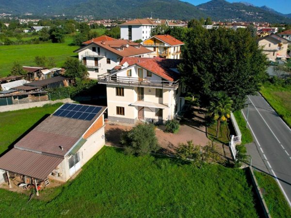 casa indipendente in vendita a Giaveno in zona Villa