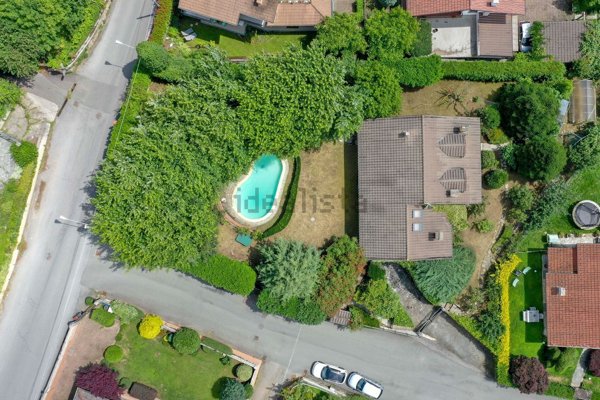 casa indipendente in vendita a Giaveno in zona Villa