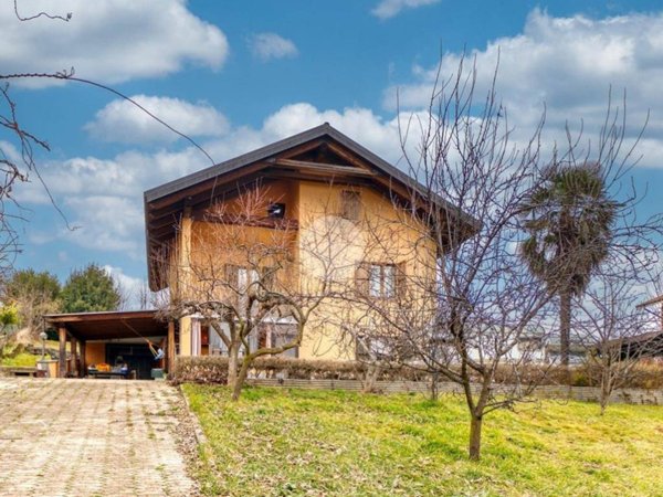 casa indipendente in vendita a Giaveno in zona Villa