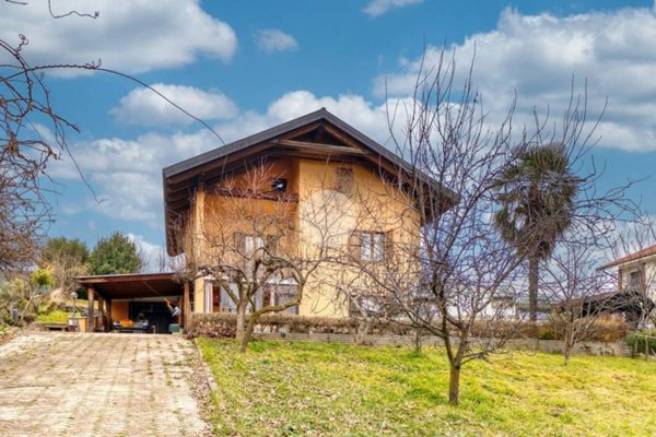 casa indipendente in vendita a Giaveno in zona Villa