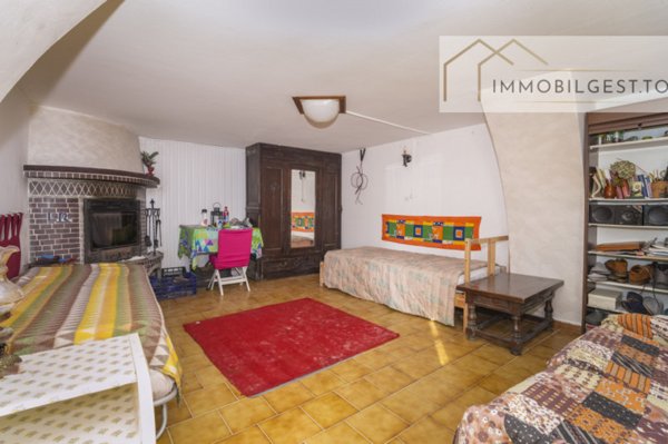 casa indipendente in vendita a Giaveno in zona Chiarmetta