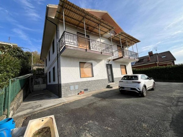 casa indipendente in vendita a Giaveno in zona Villa