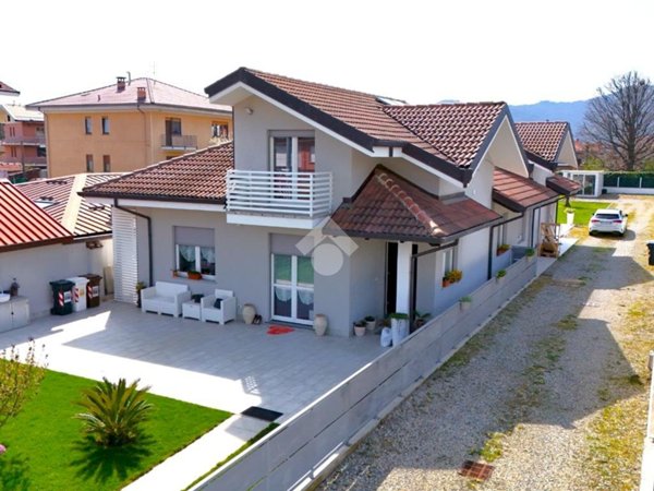casa indipendente in vendita a Giaveno in zona Villa