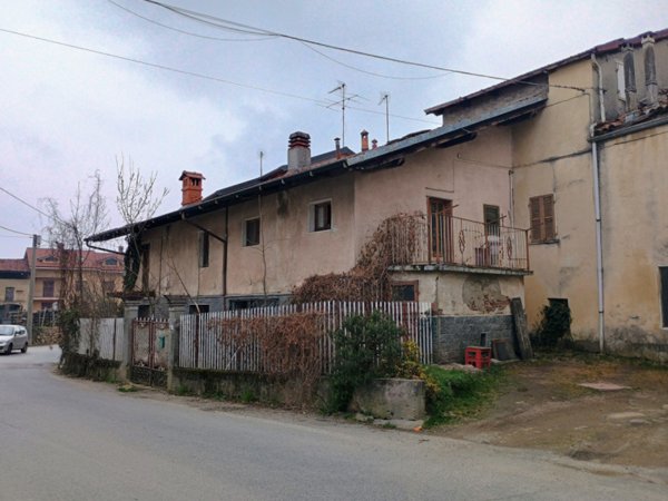 casa indipendente in vendita a Giaveno