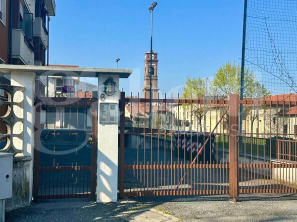 locale commerciale in vendita a Giaveno