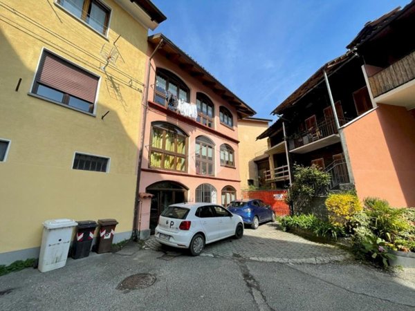 casa indipendente in vendita a Giaveno