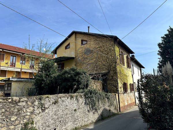 casa indipendente in vendita a Giaveno
