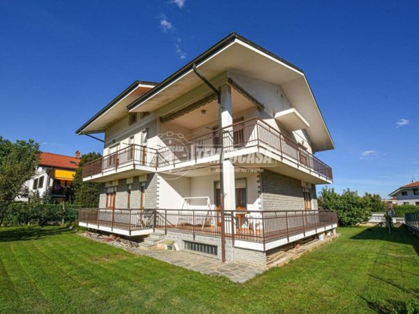 casa indipendente in vendita a Giaveno in zona Villa
