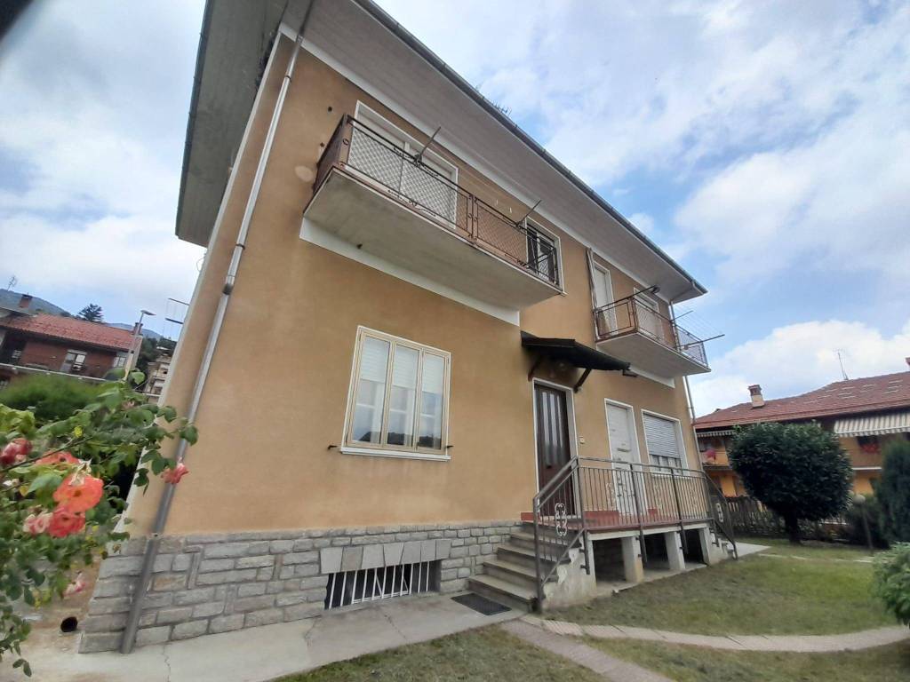 appartamento in vendita a Giaveno in zona Selvaggio