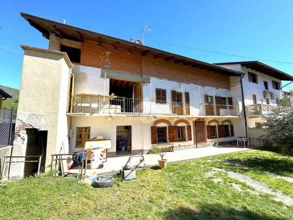 casa indipendente in vendita a Giaveno in zona Selvaggio