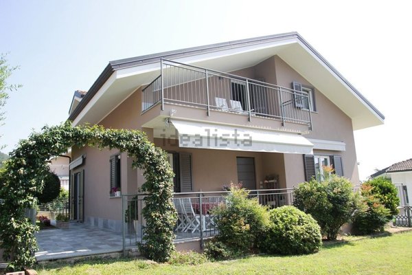 casa indipendente in vendita a Giaveno in zona Villa