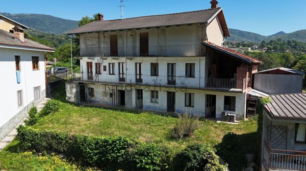 casa indipendente in vendita a Giaveno in zona Pontepietra