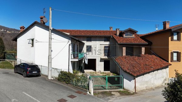 casa indipendente in vendita a Giaveno