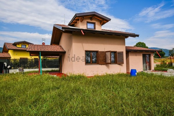 casa indipendente in vendita a Giaveno in zona Villa