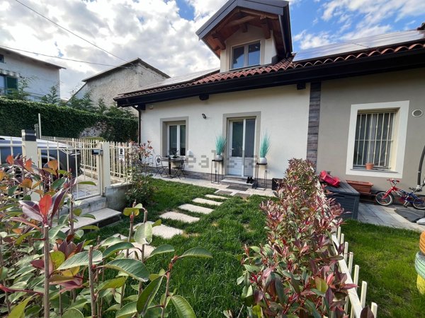 casa indipendente in vendita a Giaveno in zona Sala