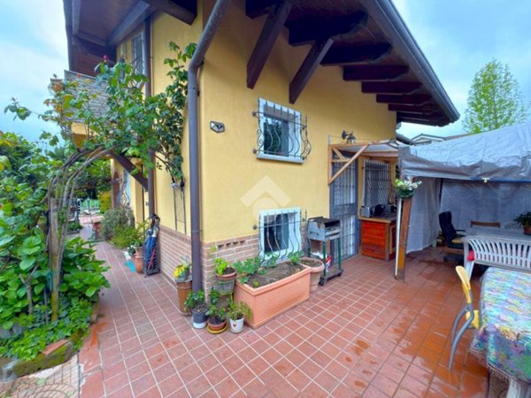 casa indipendente in vendita a Giaveno in zona Villa