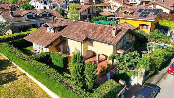 casa indipendente in vendita a Giaveno in zona Villa