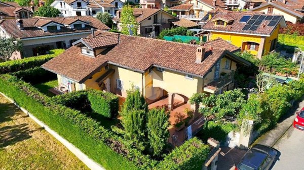 casa indipendente in vendita a Giaveno in zona Villa