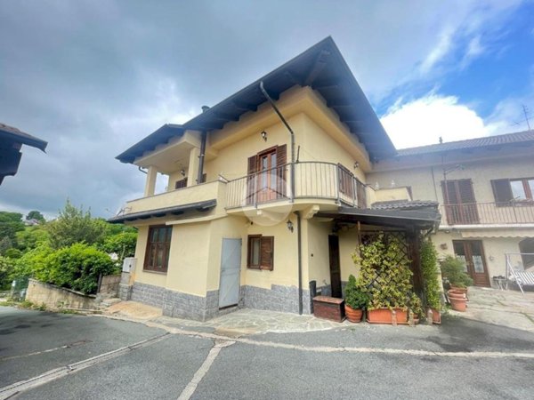casa semindipendente in vendita a Giaveno in zona Sala