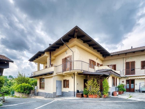 casa semindipendente in vendita a Giaveno in zona Sala