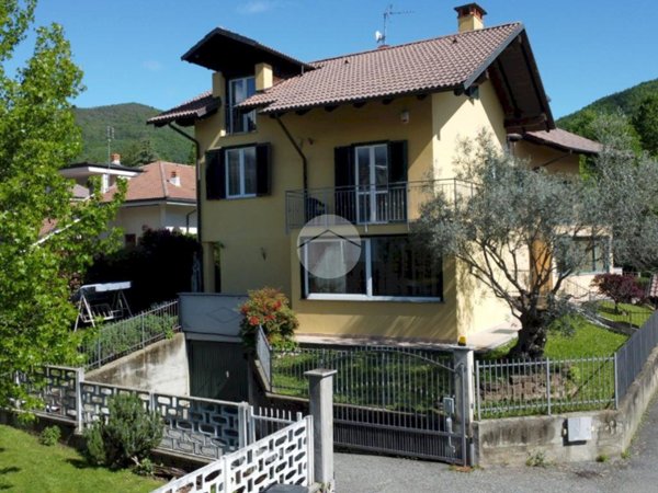 casa indipendente in vendita a Giaveno in zona Villa