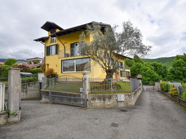 casa indipendente in vendita a Giaveno in zona Villa