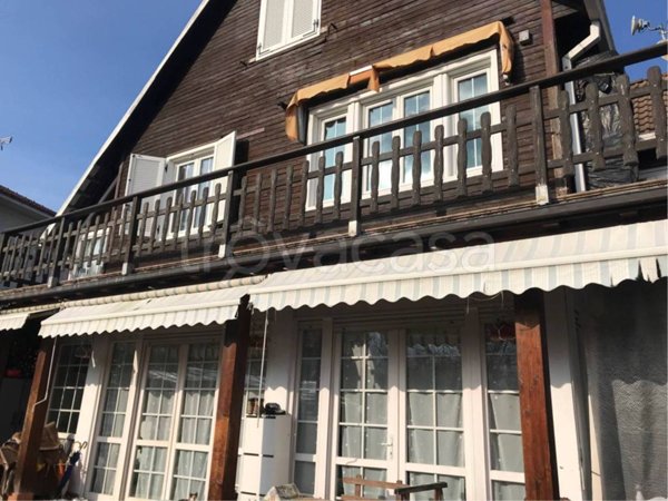 casa indipendente in vendita a Giaveno in zona Villa