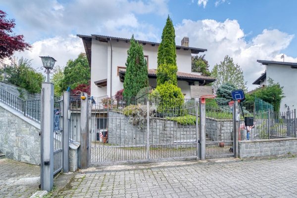 casa indipendente in vendita a Giaveno in zona Villa