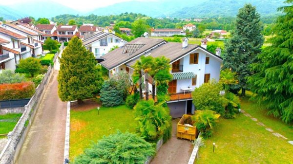 casa indipendente in vendita a Giaveno in zona Villa