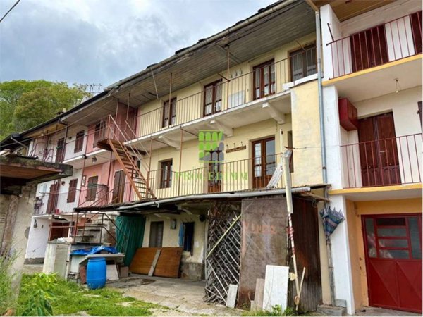 casa indipendente in vendita a Giaveno in zona Maddalena