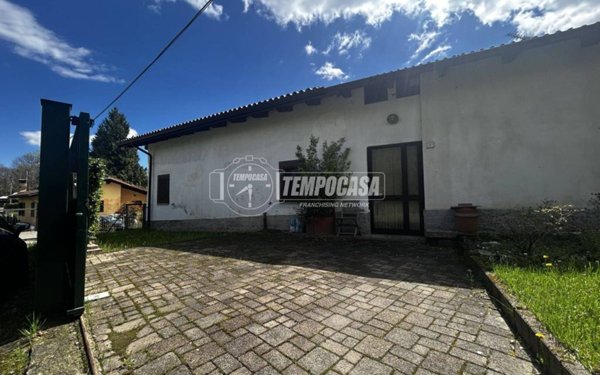 casa indipendente in vendita a Giaveno