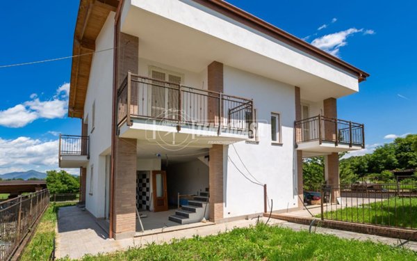 casa indipendente in vendita a Giaveno in zona Villa