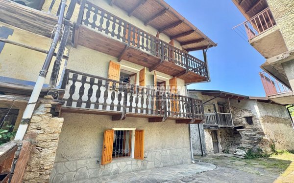 casa semindipendente in vendita a Giaveno