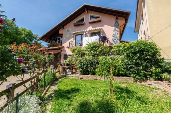 casa indipendente in vendita a Giaveno in zona Villa