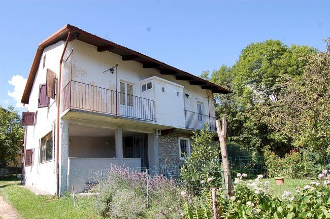 casa indipendente in vendita a Giaveno