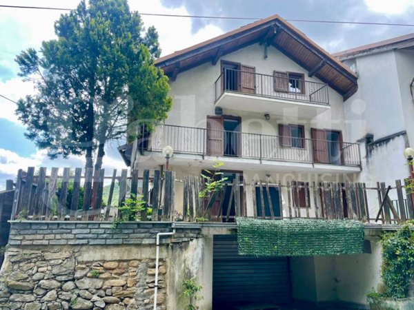 casa indipendente in vendita a Giaveno in zona Maddalena