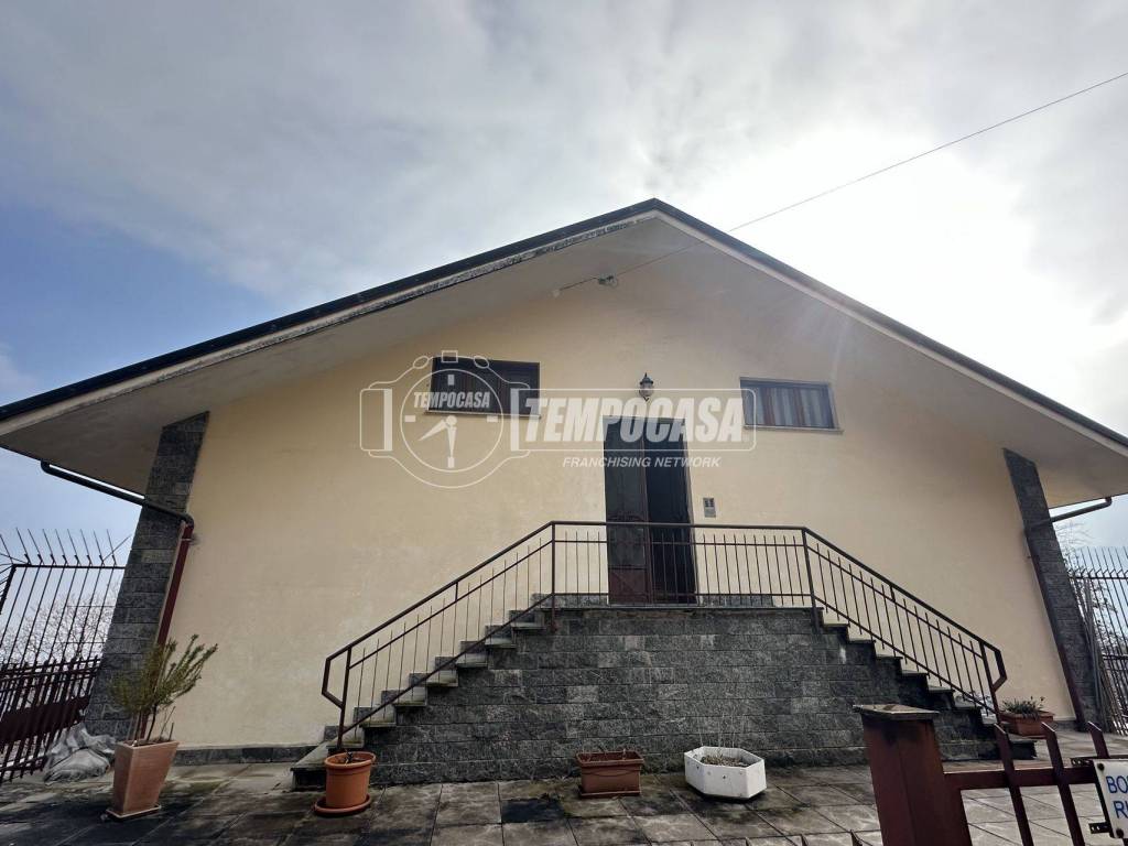 appartamento in vendita a Giaveno in zona Chiarmetta